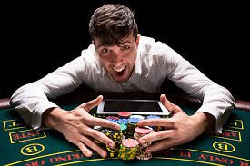 mbah togel app showing roulette table with live dealer and player chat interface
